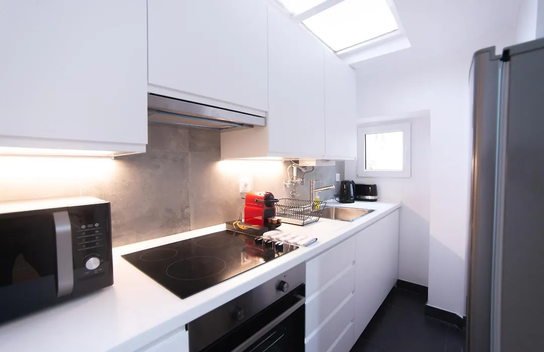 Lapa Charming Apartment-1